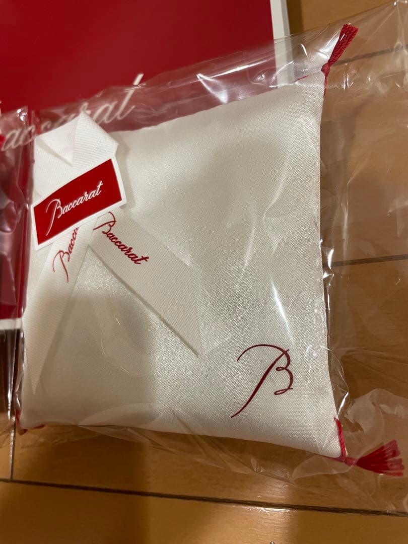 最新版　新品　Baccarat バカラ　座布団　赤色　白色　まねき猫用　ダルマ用