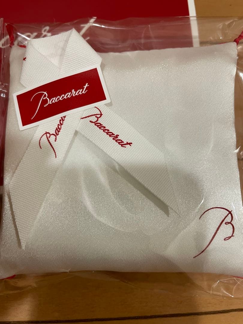 最新版　新品　Baccarat バカラ　座布団　赤色　白色　まねき猫用　ダルマ用