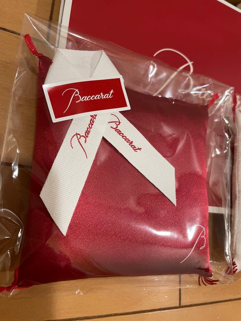 最新版　新品　Baccarat バカラ　座布団　赤色　白色　まねき猫用　ダルマ用