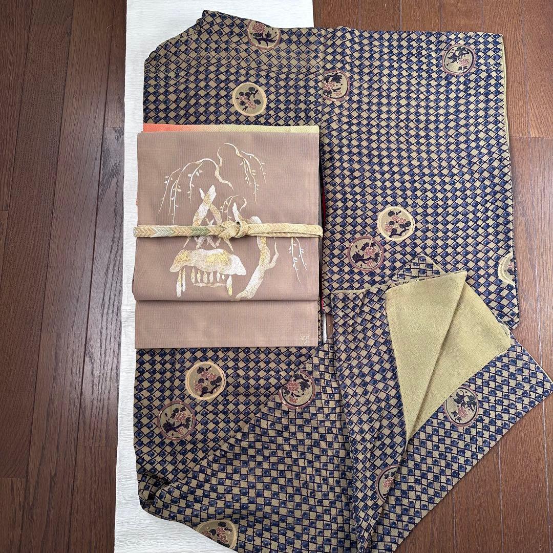 アンティーク仕立て直し 鶯茶花丸文様 正絹鬼シボちりめん 渋かわいい袷小紋着物