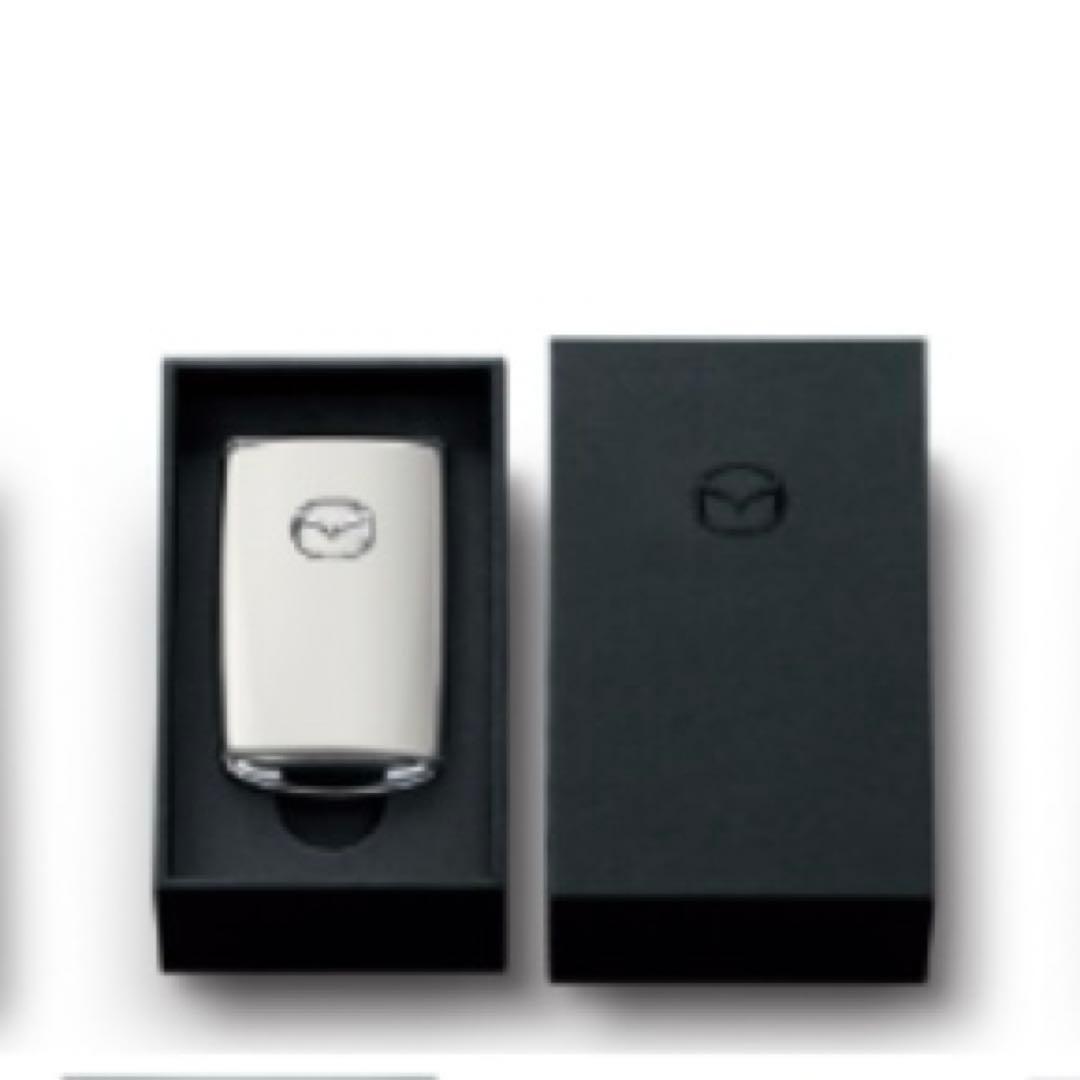 MAZDA マツダ　CX60 ロジウムホワイト　キーシェル　鍵