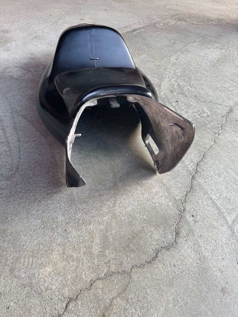 NS1 純正リアカウル