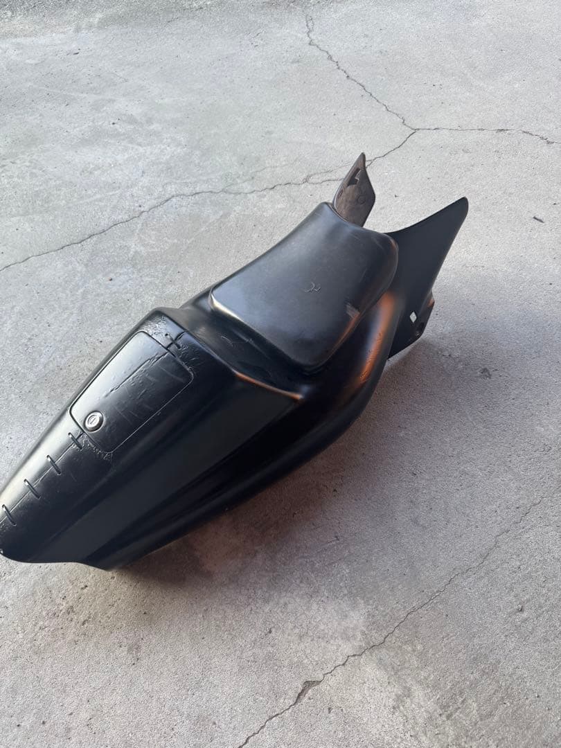 NS1 純正リアカウル