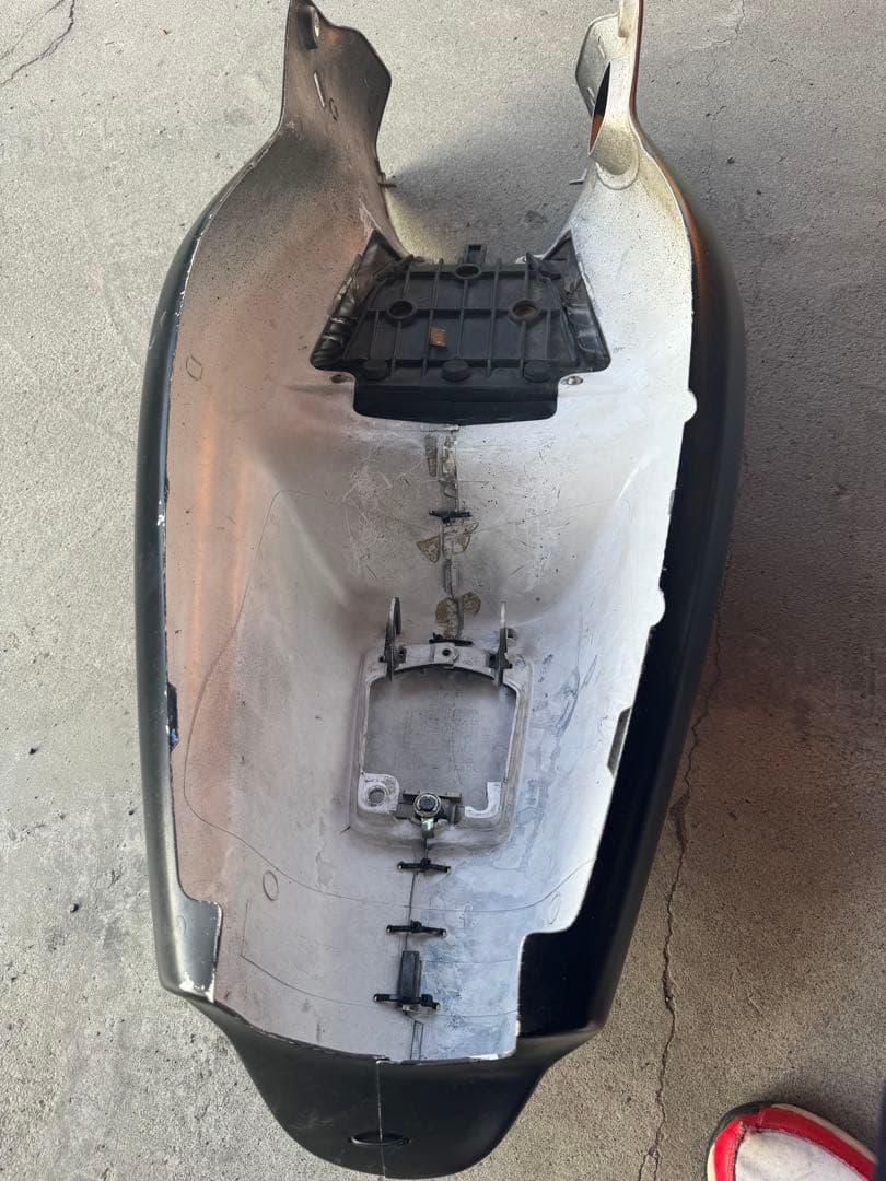 NS1 純正リアカウル