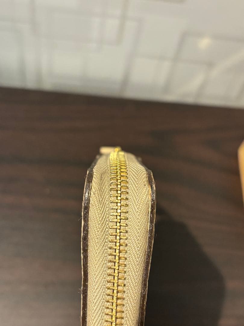 Louis Vuitton ヴィトン　アンプラント　ラウンドファスナー長財布