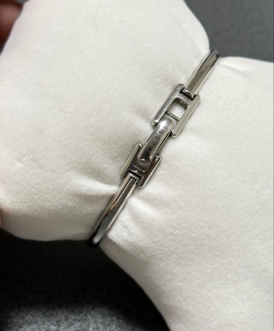 GUCCI バングルウォッチ1900L アナログ クウォーツ 黒文字盤