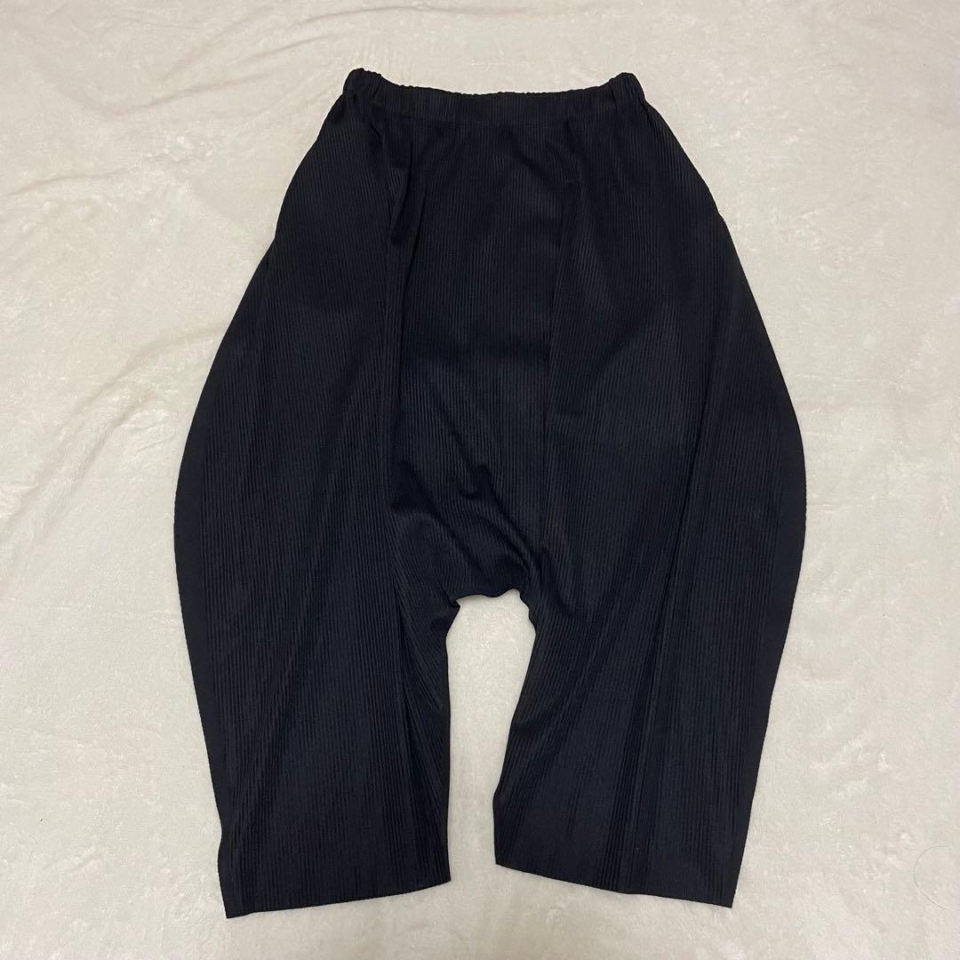 プリーツプリーズ イッセイミヤケ サルエルパンツ　ブラック