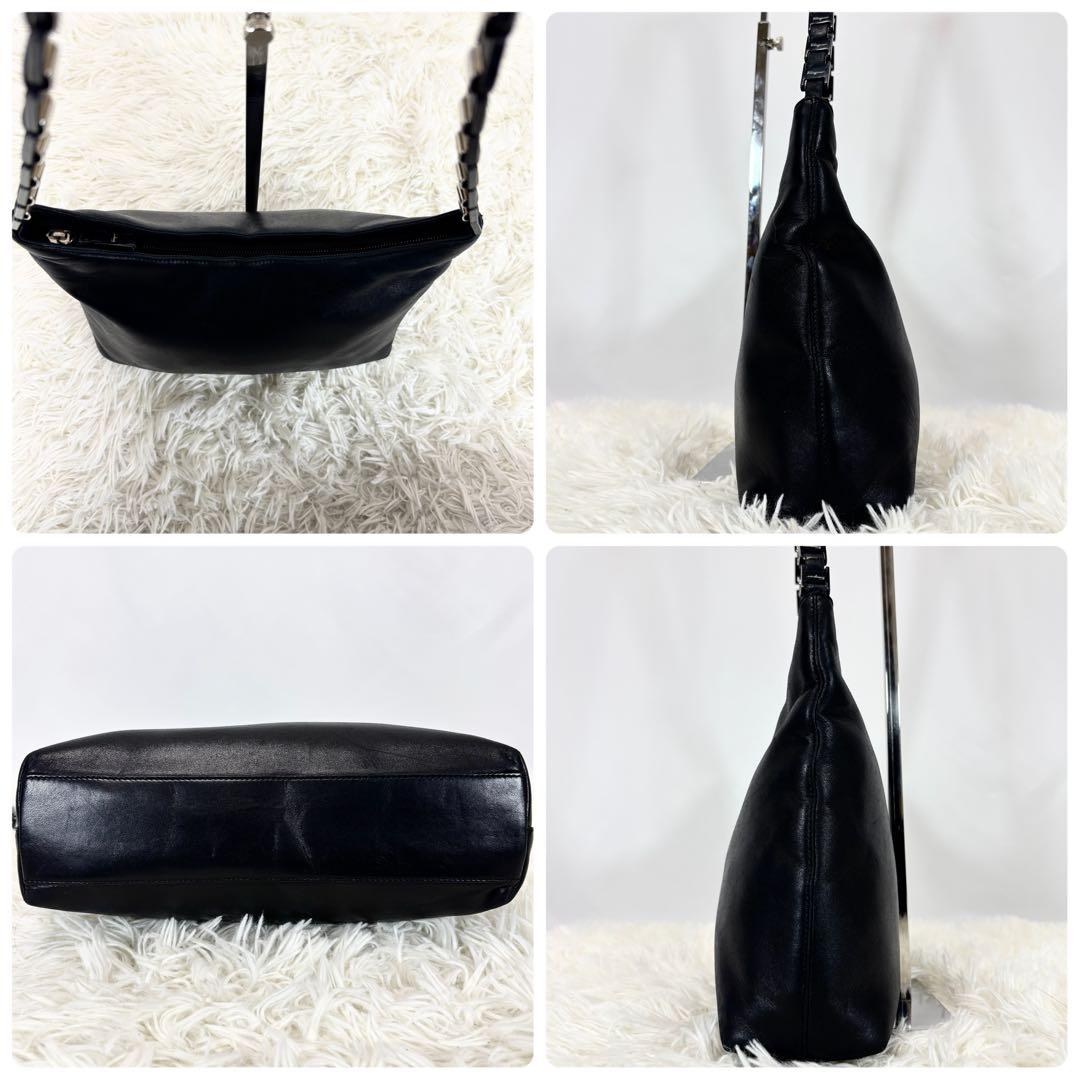 美品✨フェラガモ ショルダーバッグ ワンショルダー 肩かけ 手持ち イタリア製