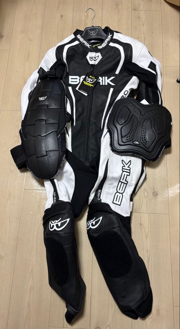 モ*ジ様 ベリック　レーシングツナギ　MFJ公認　58