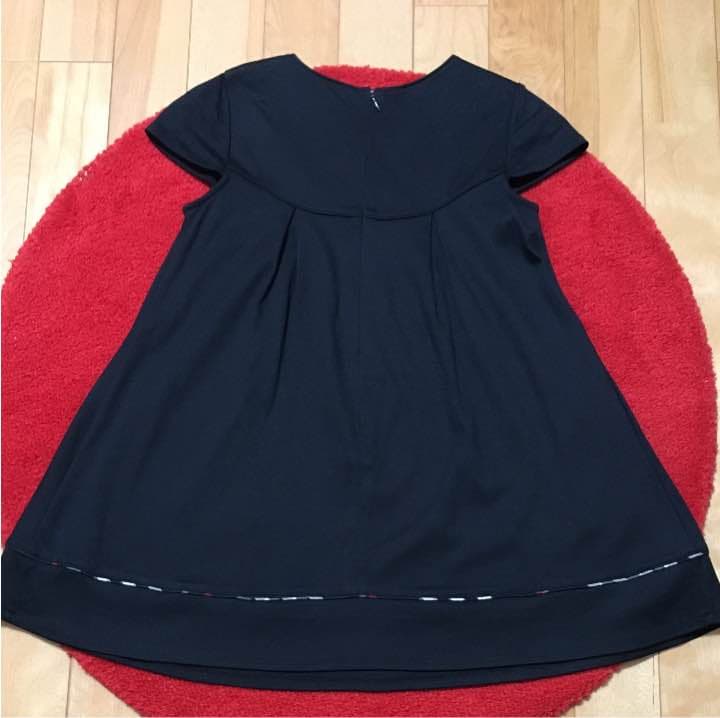 美品 バーバリー 黒ワンピース 120 Burberry 卒園式 入学式にも！