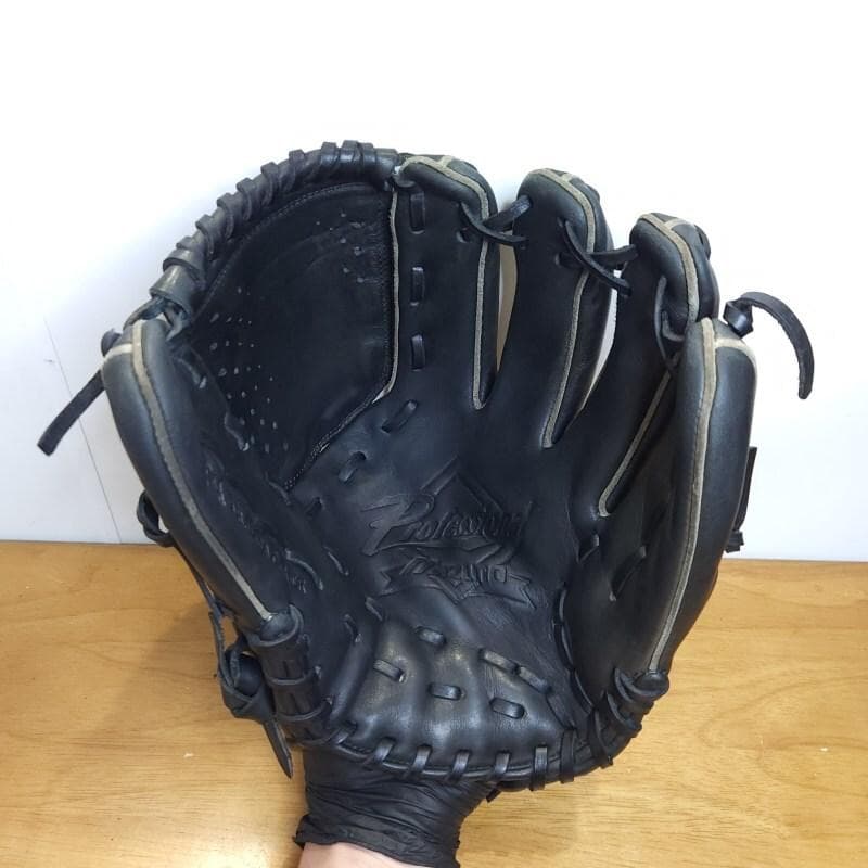 ミズノ MIZUNO 斎藤佑樹モデル 人気商品 レア 投手用 軟式グローブ