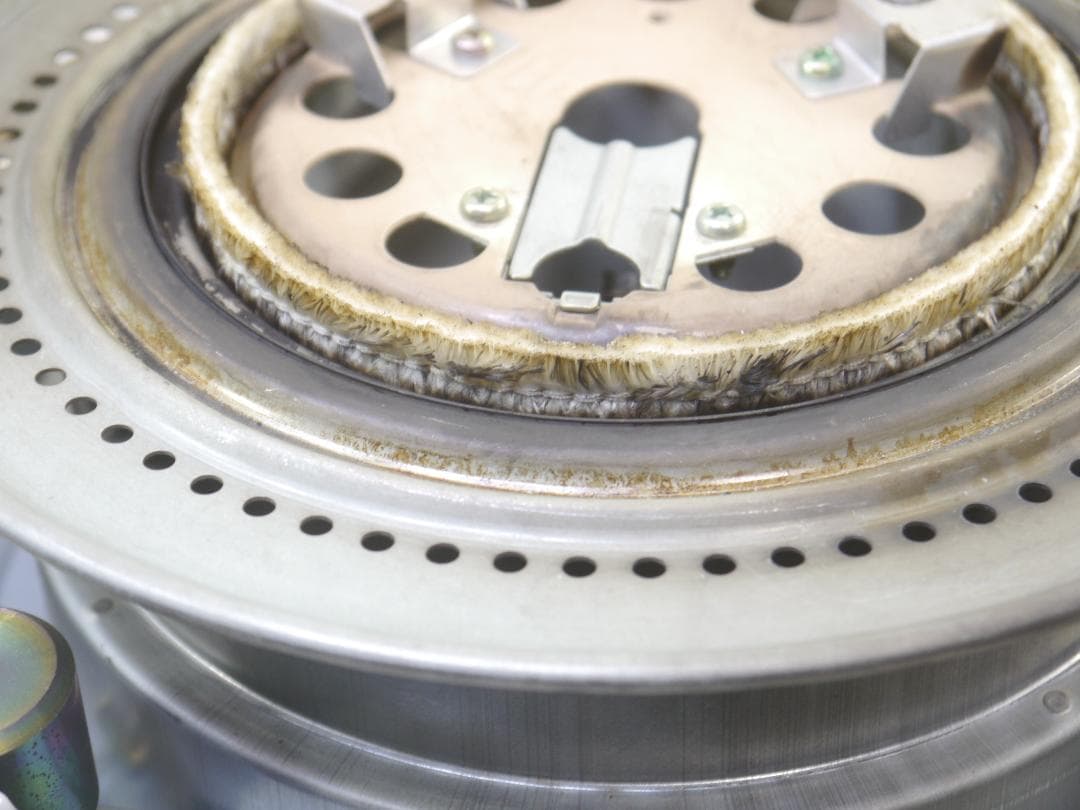 送料込み◆2013⑤◆コロナ　石油ストーブ　円筒形　ホワイト 安全ガード付き