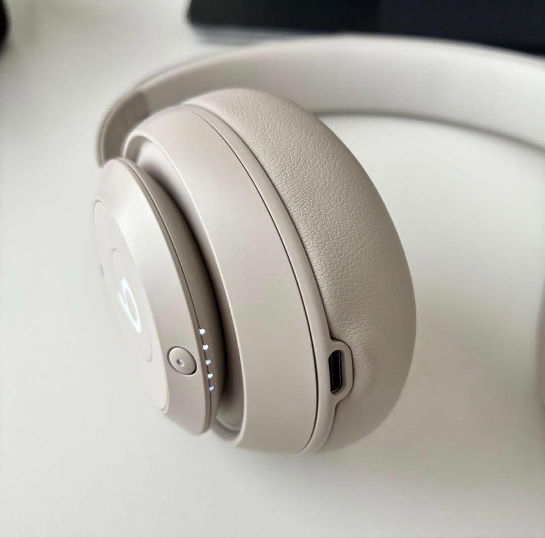 Beats Studio Pro ワイヤレスヘッドホン サンドストーン