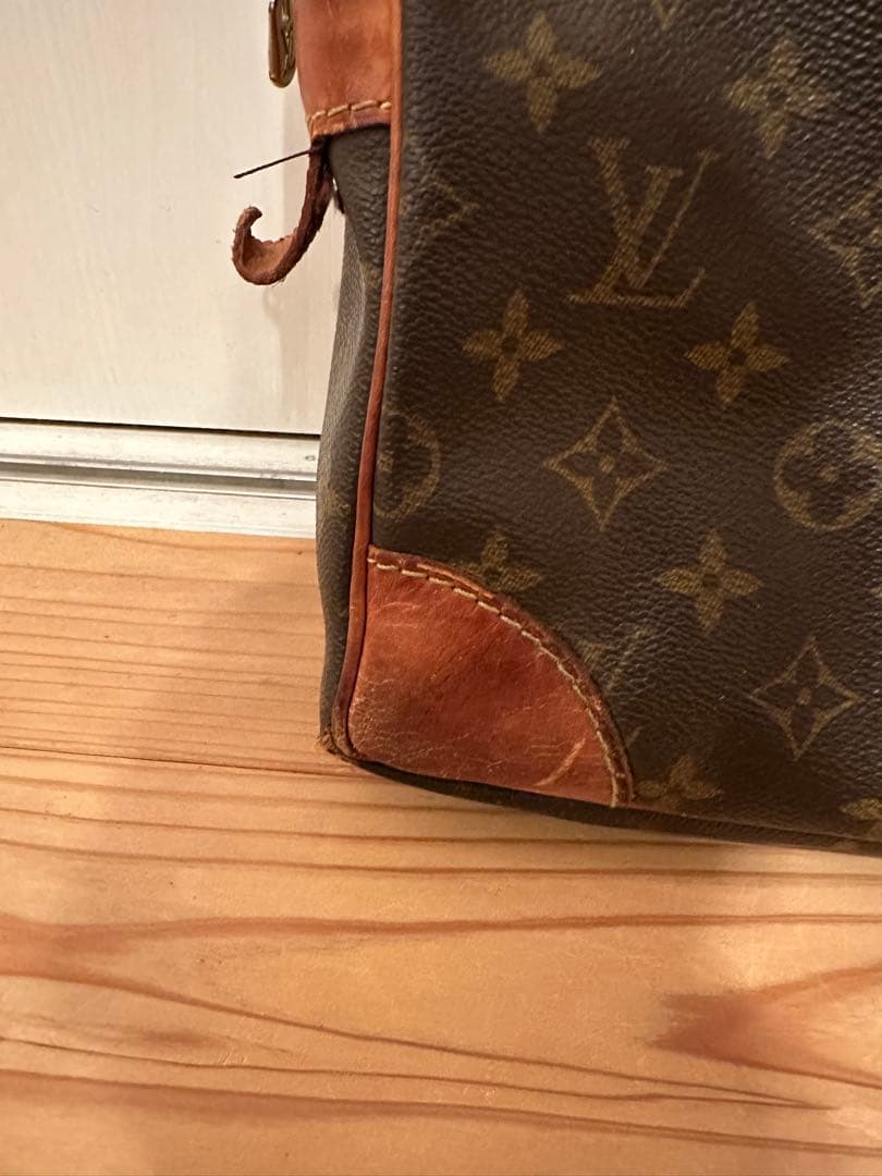 ルイヴィトン ビジネスバッグ モノグラム ポルトドキュマン ヴォワヤージュ