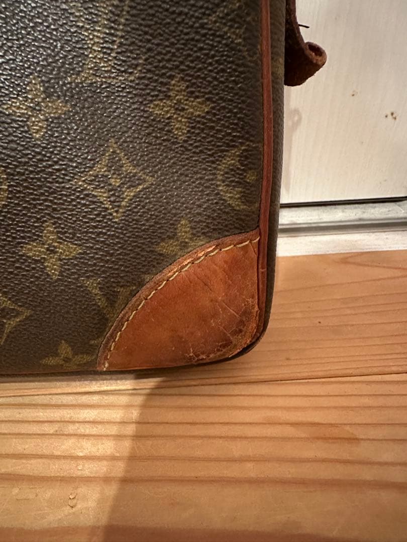 ルイヴィトン ビジネスバッグ モノグラム ポルトドキュマン ヴォワヤージュ