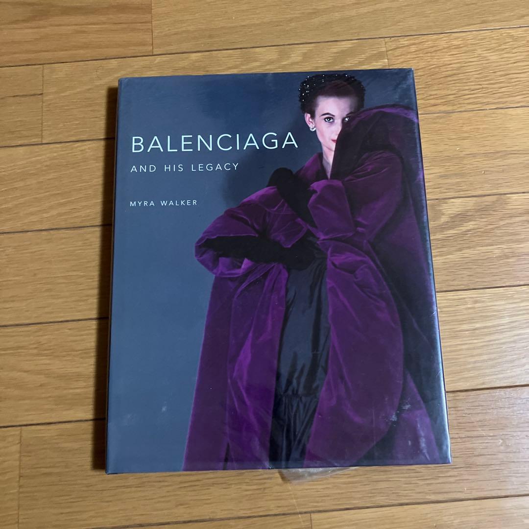 バレンシアガ　洋書　美品