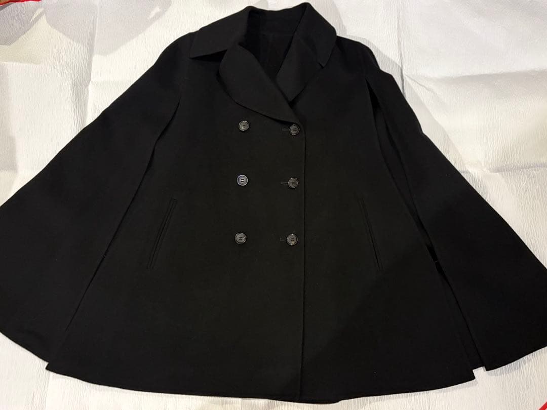 オンワード樫山ロロピアーナ黒 ダブルブレスト ケープコート　お着物にも