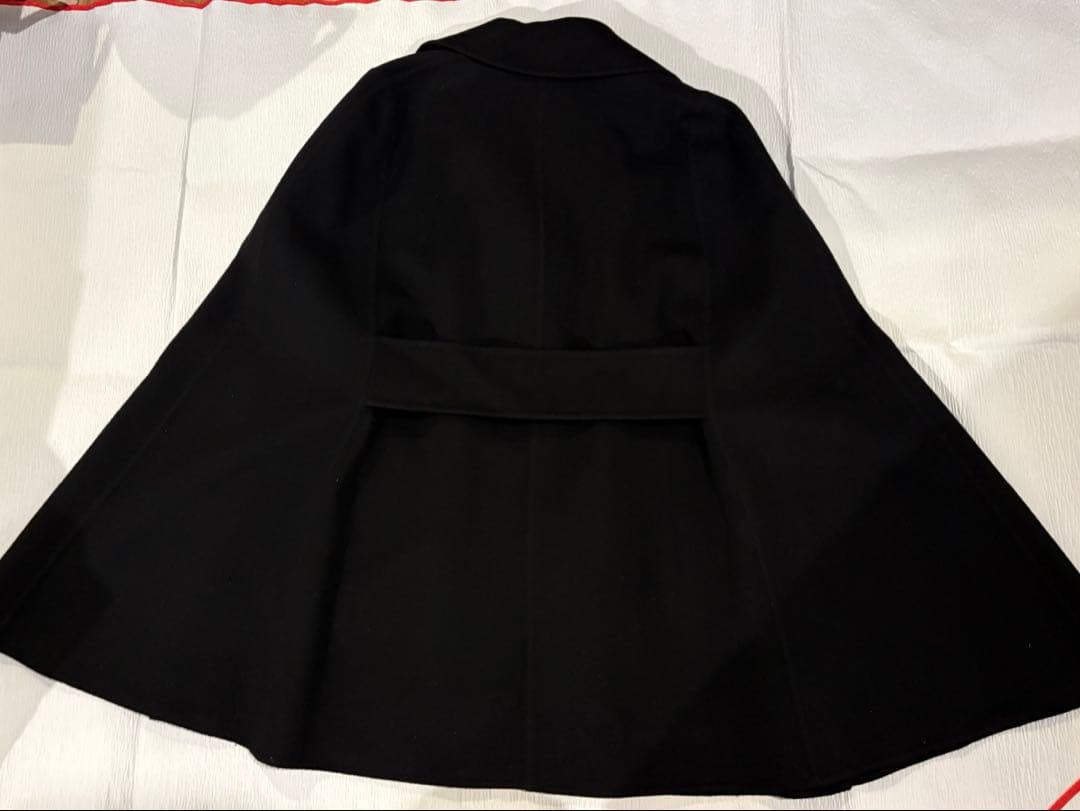 オンワード樫山ロロピアーナ黒 ダブルブレスト ケープコート　お着物にも