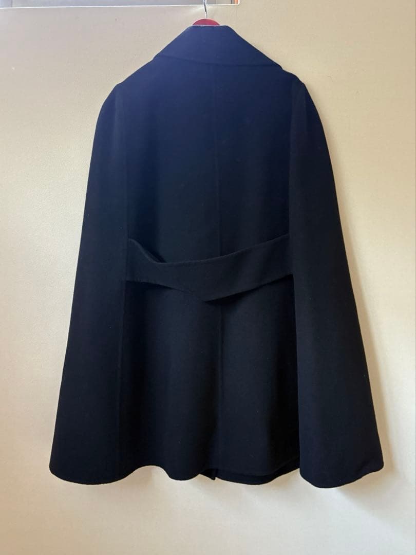 オンワード樫山ロロピアーナ黒 ダブルブレスト ケープコート　お着物にも