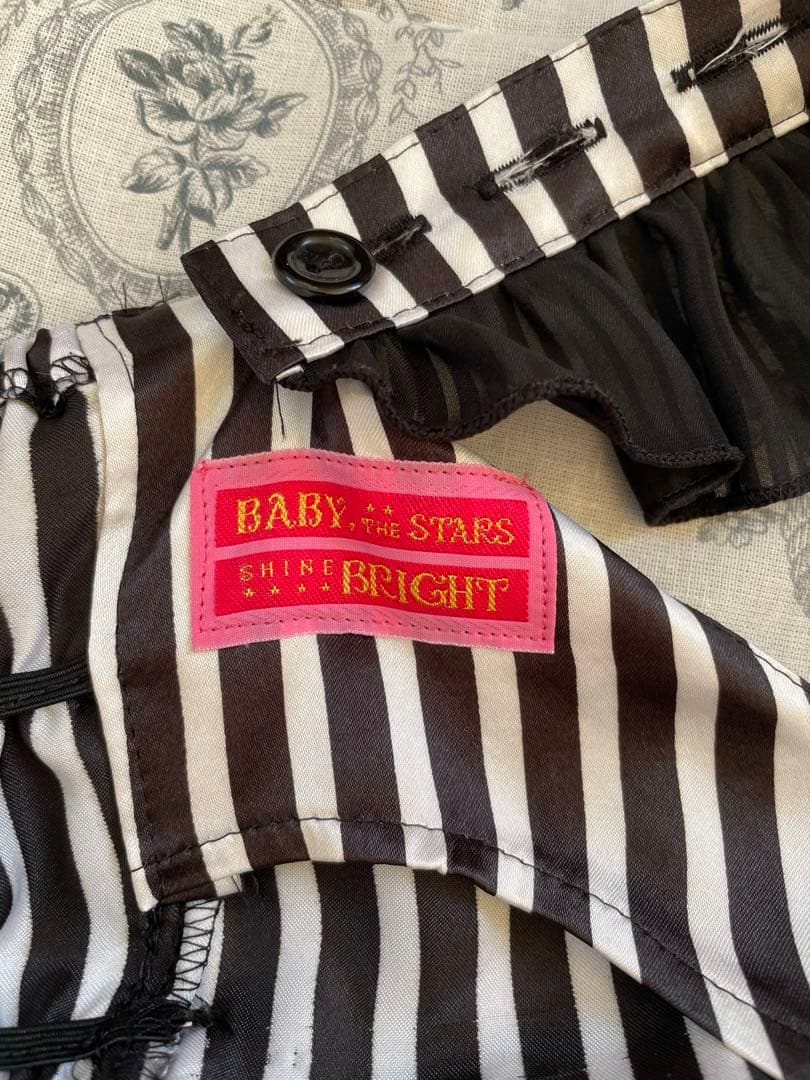 BABY 薔薇咲く夜のHocus-Pocus黒ねこジャンパースカート