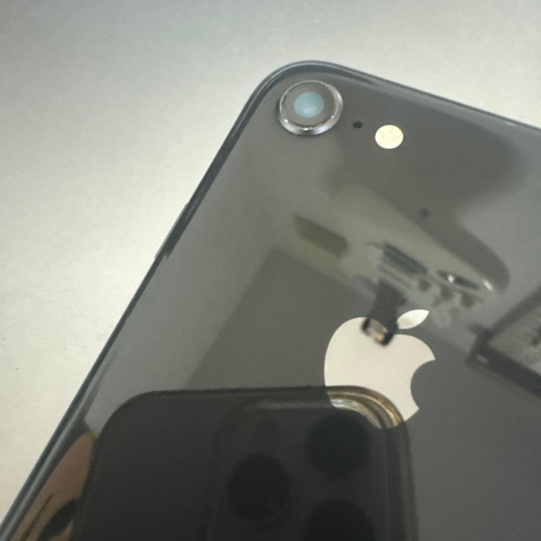 お*り様 iPhone8 64GB ブラック