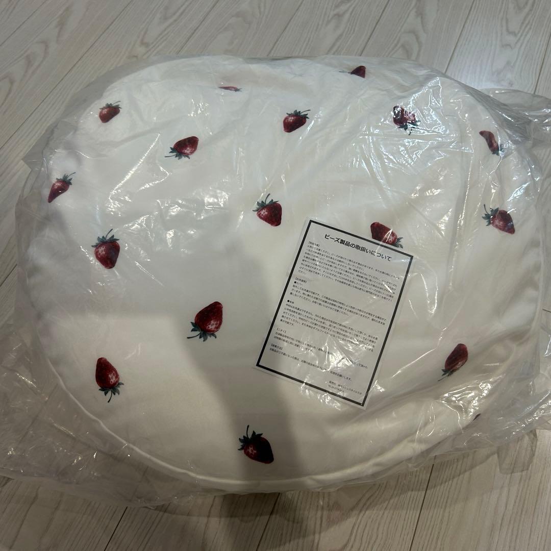 ジェラートピケ ONLINE限定 モチーフビーズクッション いちご柄