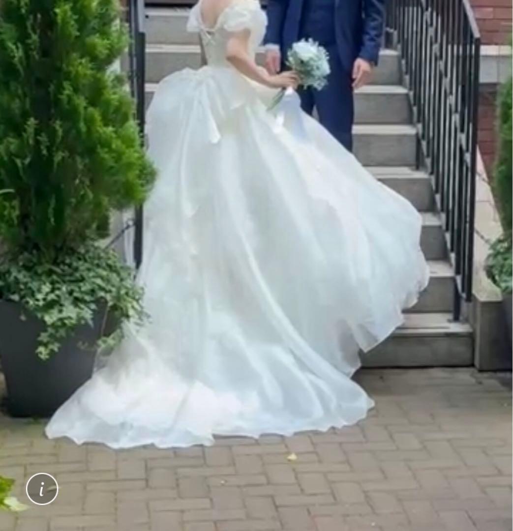 LEGGENDA SPOSE ウェディングドレス(パニエ・小物付き)