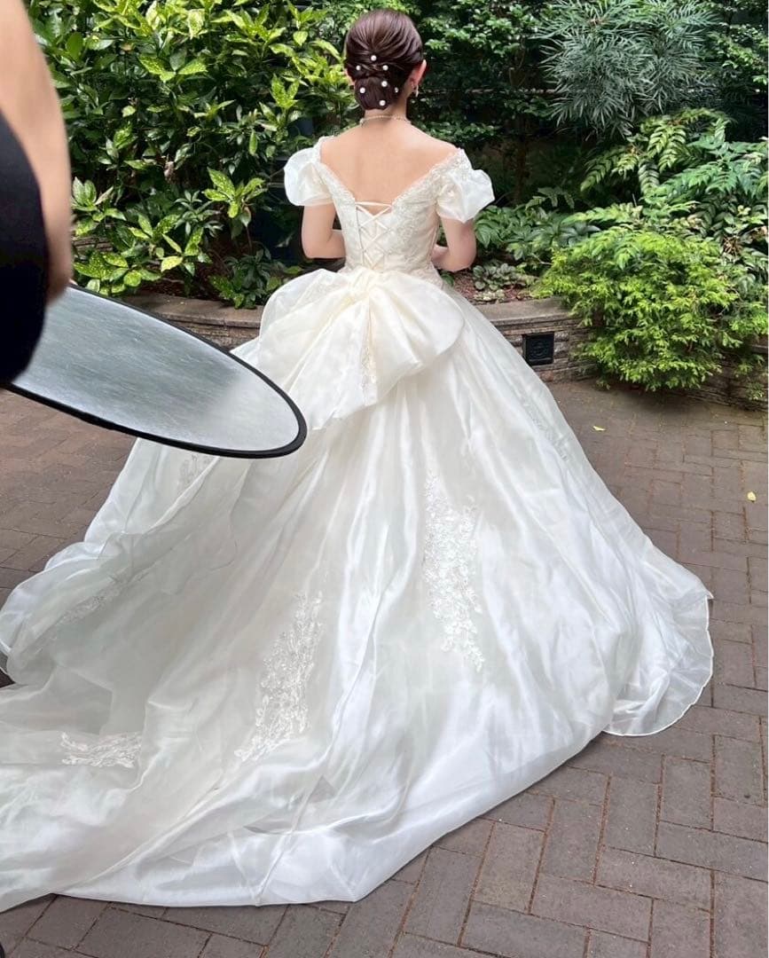 LEGGENDA SPOSE ウェディングドレス(パニエ・小物付き)