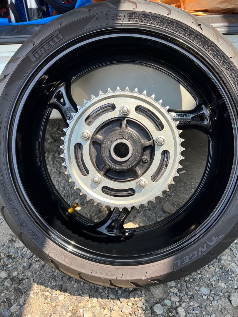 スズキ隼2型 純正ホイール