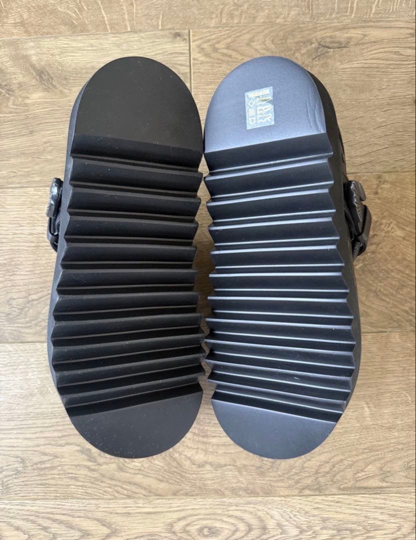 Toga Virilisブラックレザー　サボ・クロッグサンダル