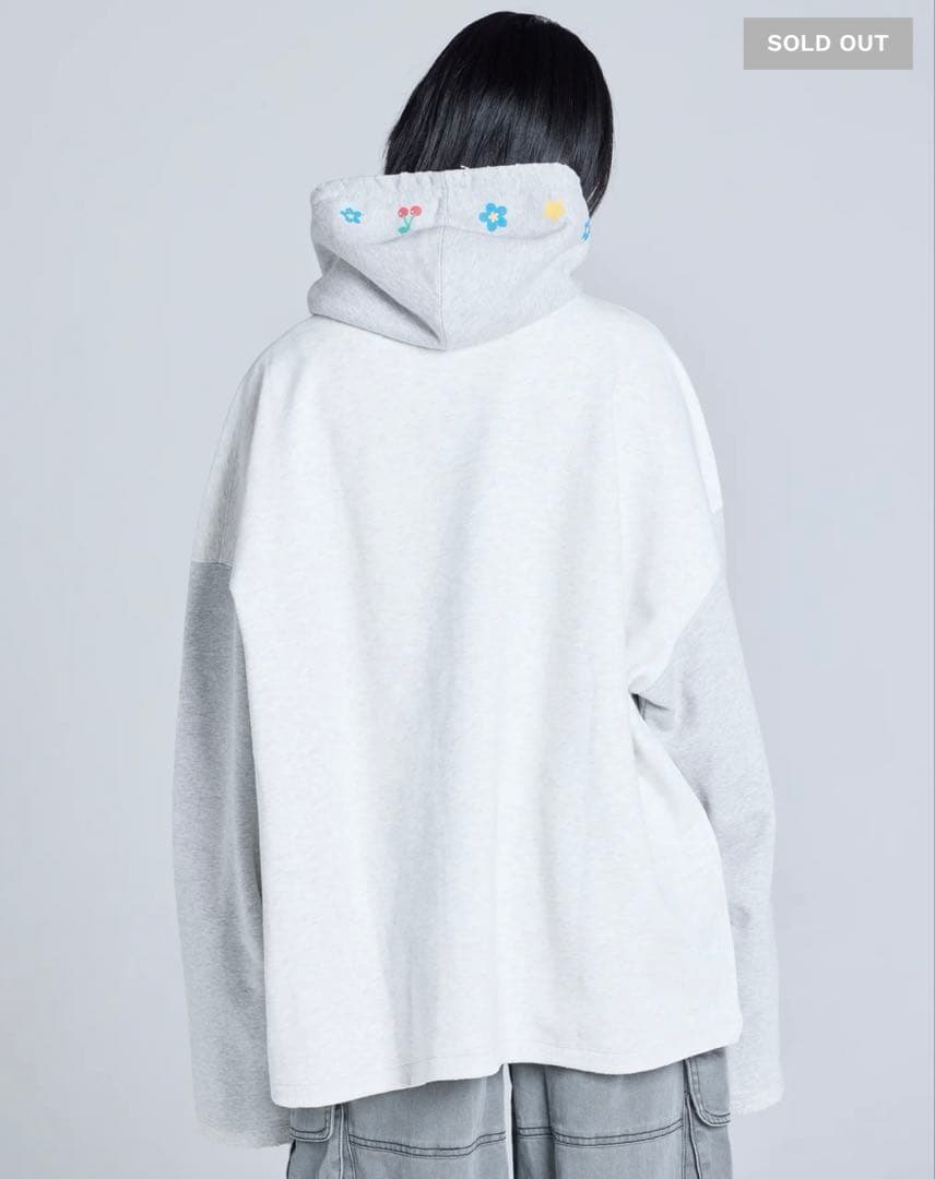 トップス hello kitty x little sunny bite hoodie