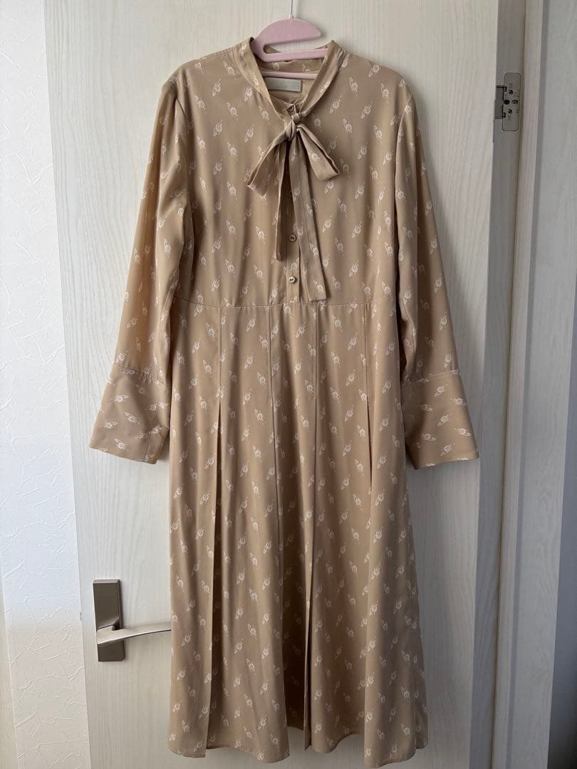 CELFORD リボン付きベージュワンピース