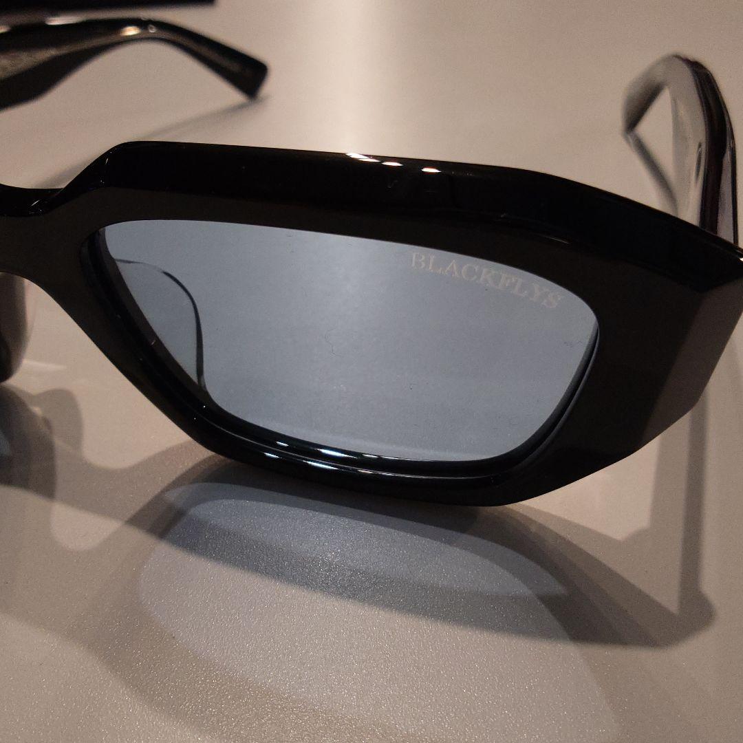最終値下　新品未使用品　BLACK FLYS サングラス