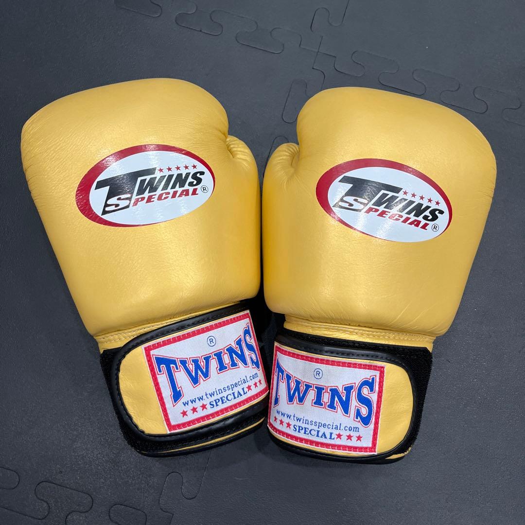 TWINS SPECIAL ボクシンググローブ 14oz ゴールド