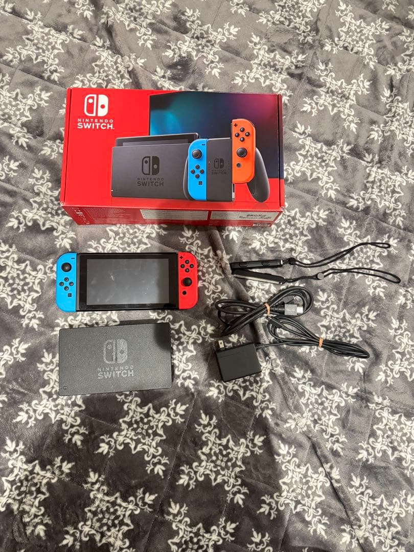 Nintendo Switch 赤/青 Joy-Con 本体