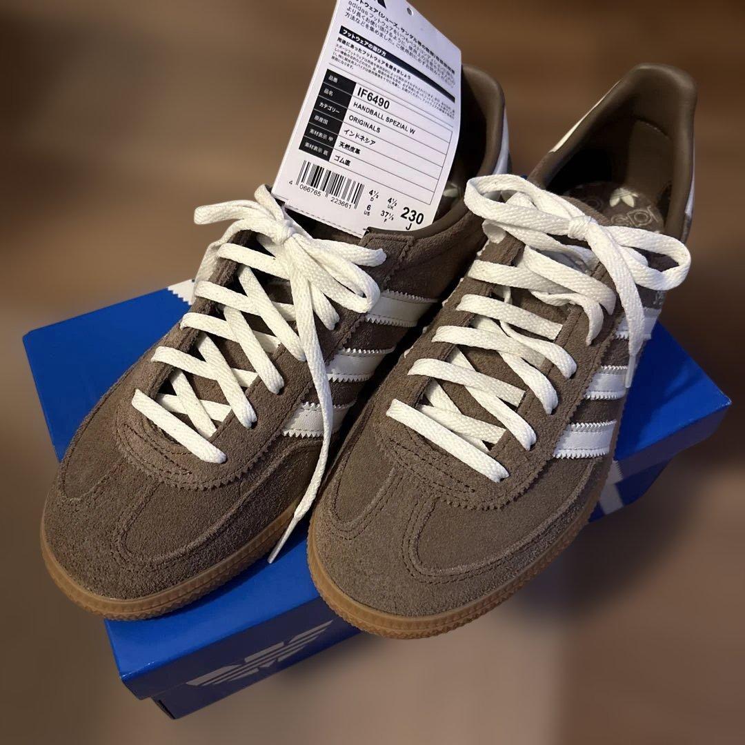 新品アディダスHANDBALL SPEZIAL OFFW/GUM2 23cm