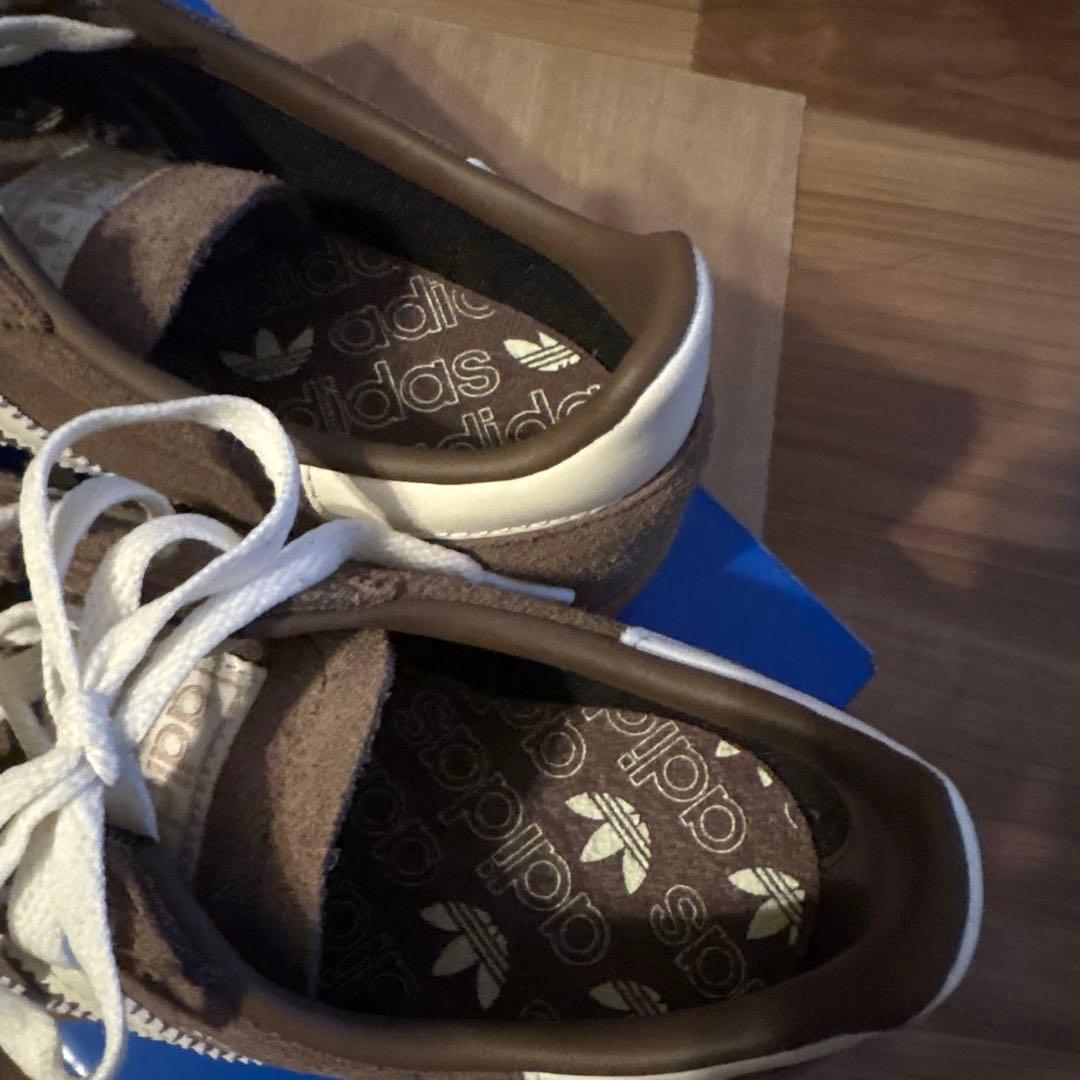 新品アディダスHANDBALL SPEZIAL OFFW/GUM2 23cm