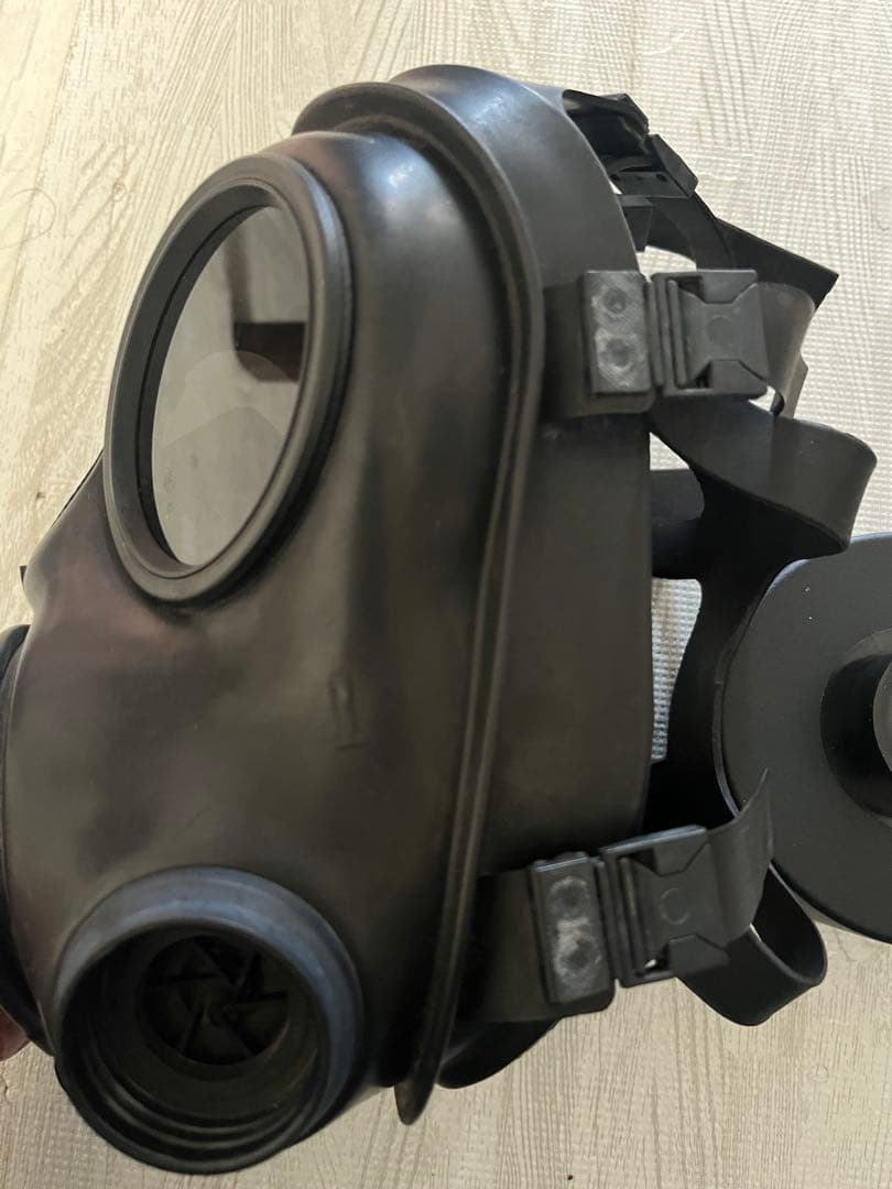 実物　S10 ガスマスク