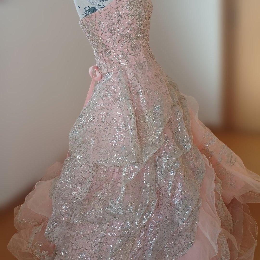 ピンク ストラップレス ウェディングドレス