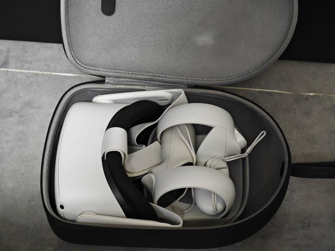  Quest2 256GB + Anker充電ドック + ケース