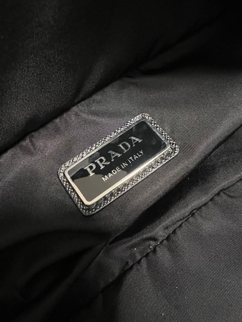 【もっと週末限定割引】PRADA Re-Nylon ボディバッグ 黒 正規品