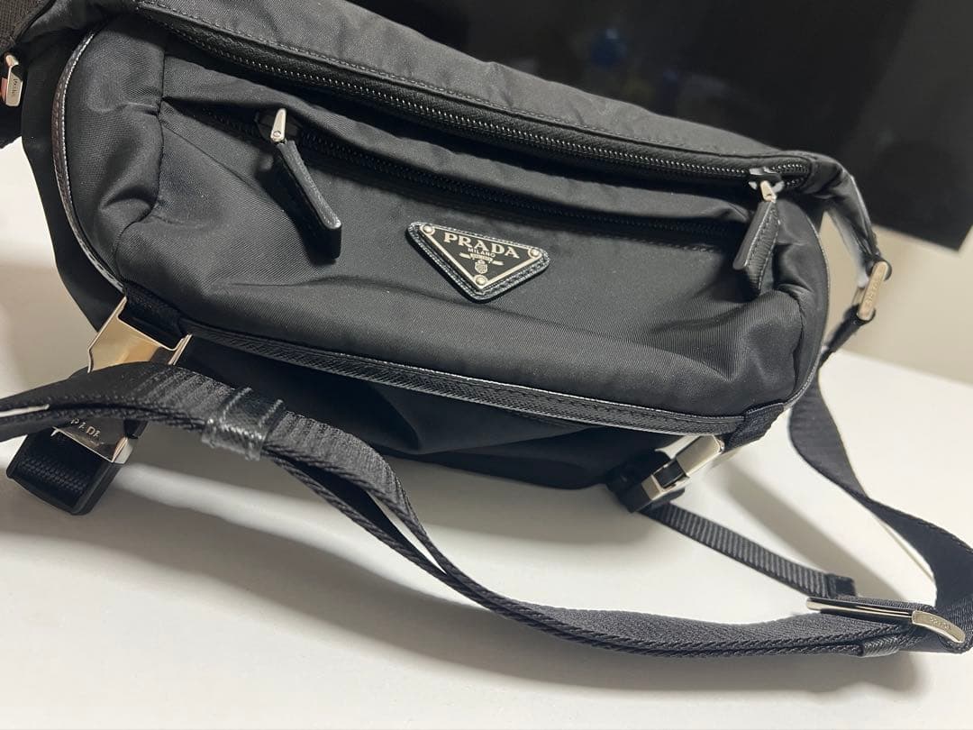 【もっと週末限定割引】PRADA Re-Nylon ボディバッグ 黒 正規品