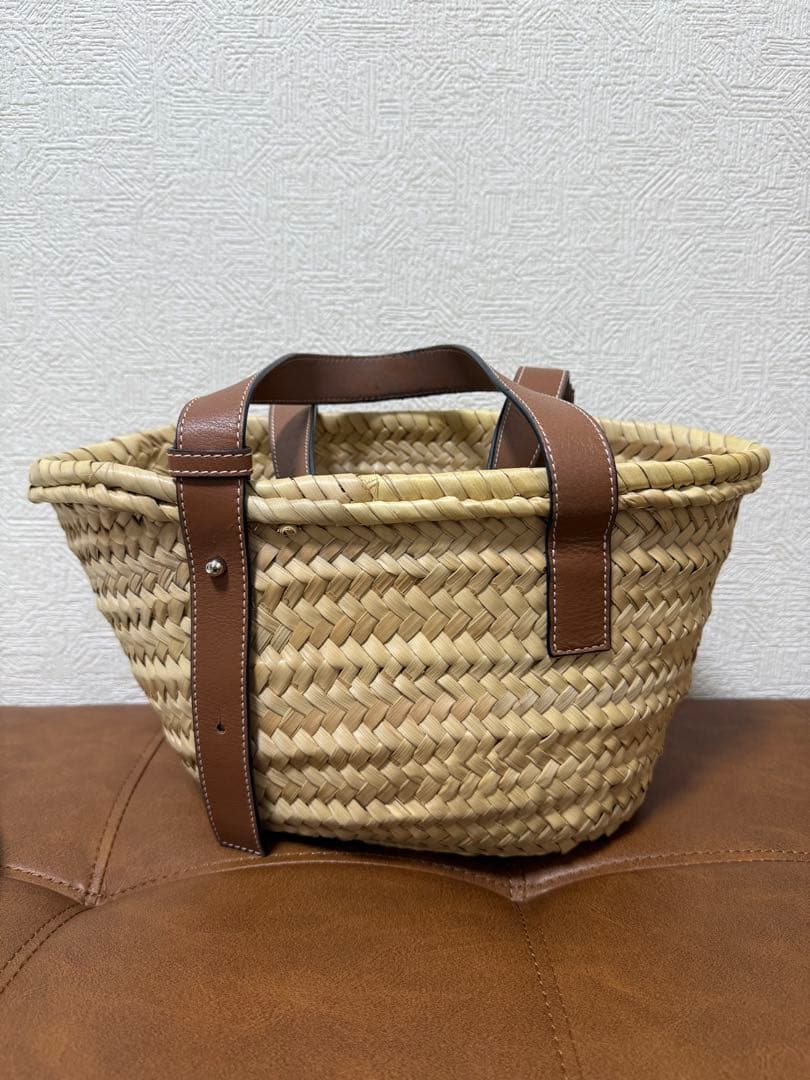 LOEWE ロゴ付き ストローかごバッグ