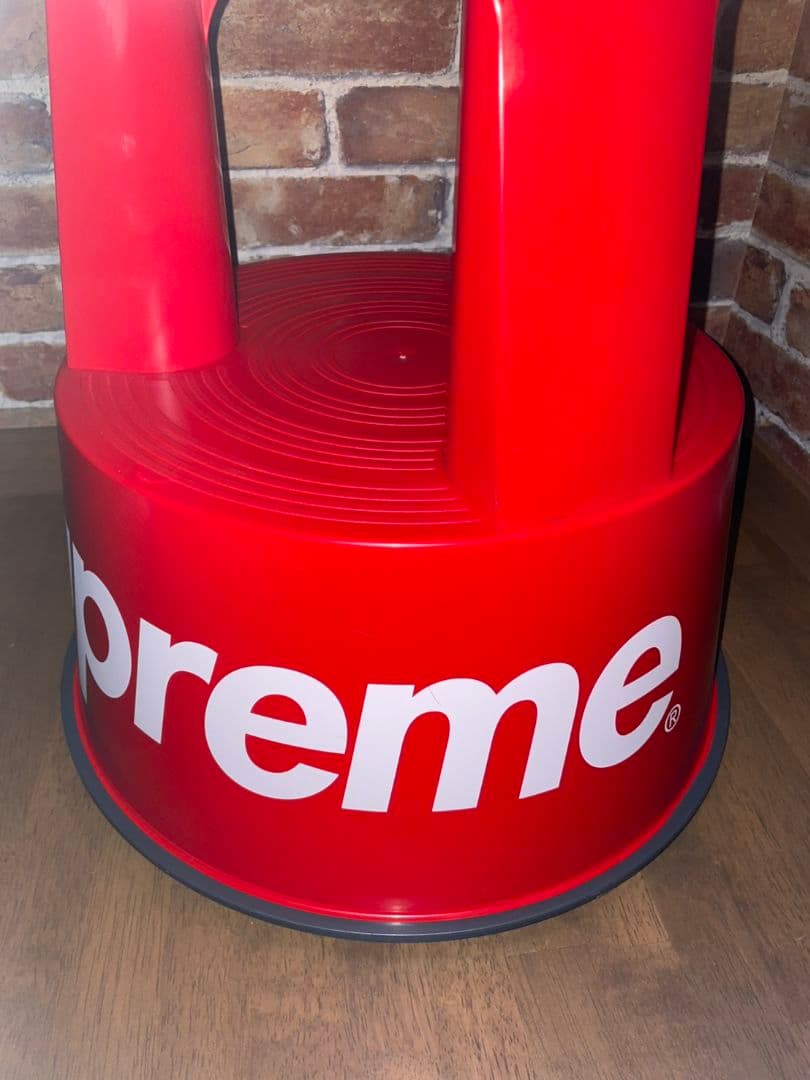 新品 Supreme / Wedo Step Stool \"Red\"