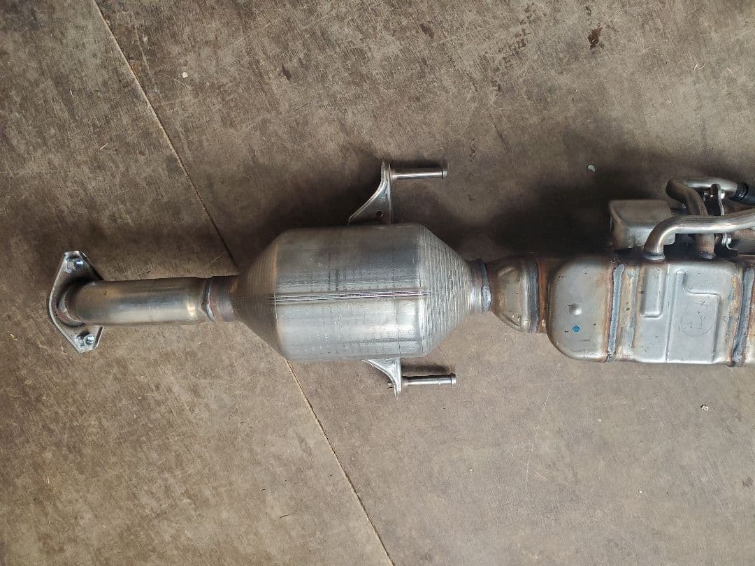 新品　純正　プリウス　50 触媒　エキゾーストパイプ　フロントパイプ 4