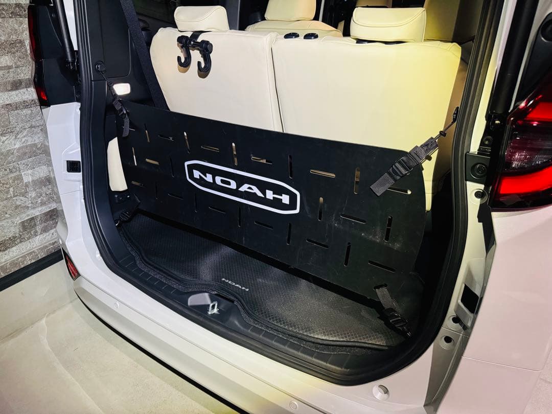 値下げ！トヨタ純正ノア現行ラゲージセットA