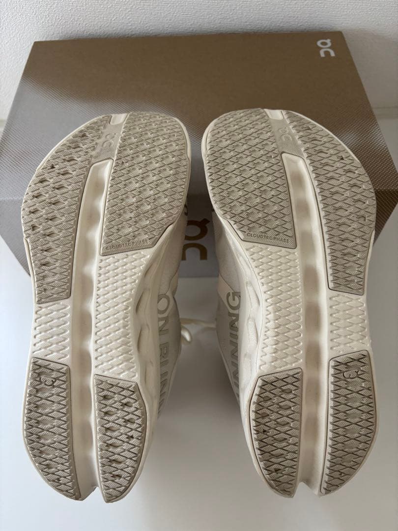 On クラウド サーファーネクスト UNITED ARROWS