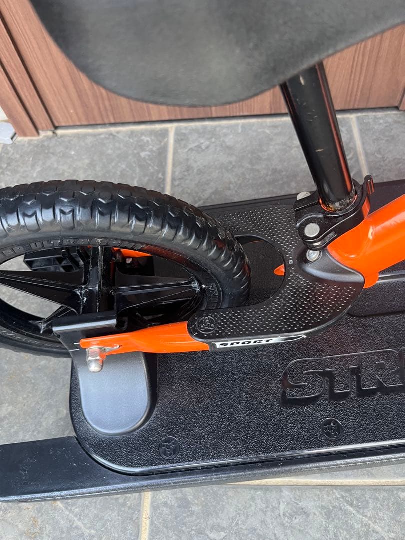 【美品】ストライダー STRIDER 12インチ オレンジ　ロッキングベース付