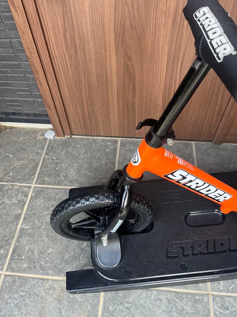 【美品】ストライダー STRIDER 12インチ オレンジ　ロッキングベース付