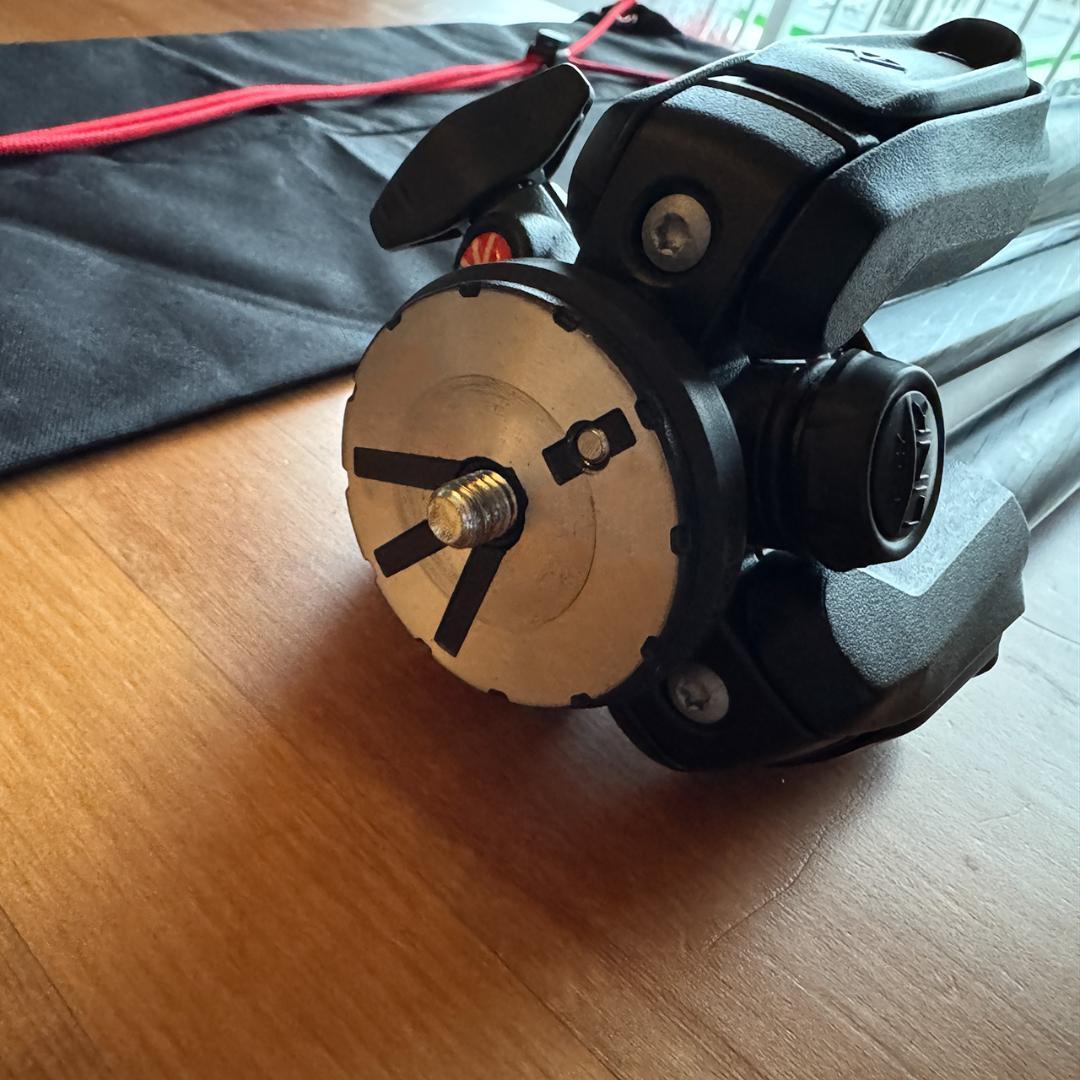 Manfrotto（マンフロット）MT190GOC4TB カーボン三脚 ケース付